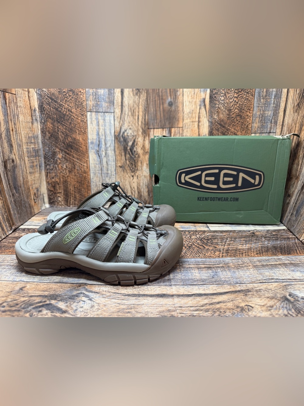 NEW Keen Newport Slide Waterproof Women’s Sandals US Size 6